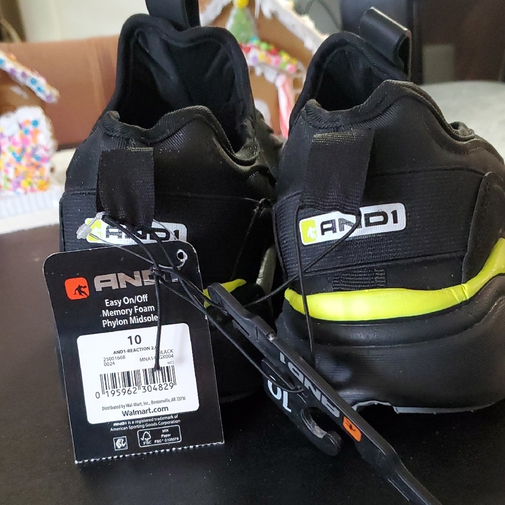Stylish Black and Yellow Athletic Shoes - Picture 4 of 5